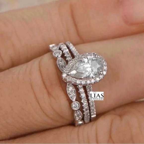 Jewelry - New 18k white gold wedding ring set